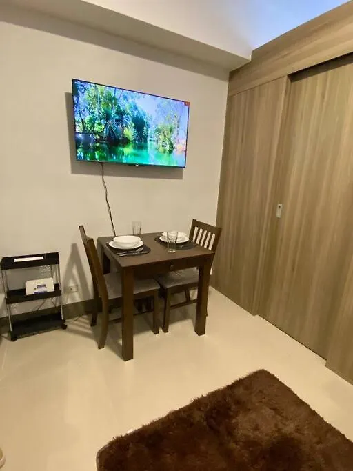מנילה Modern 1-Br Condo Unit